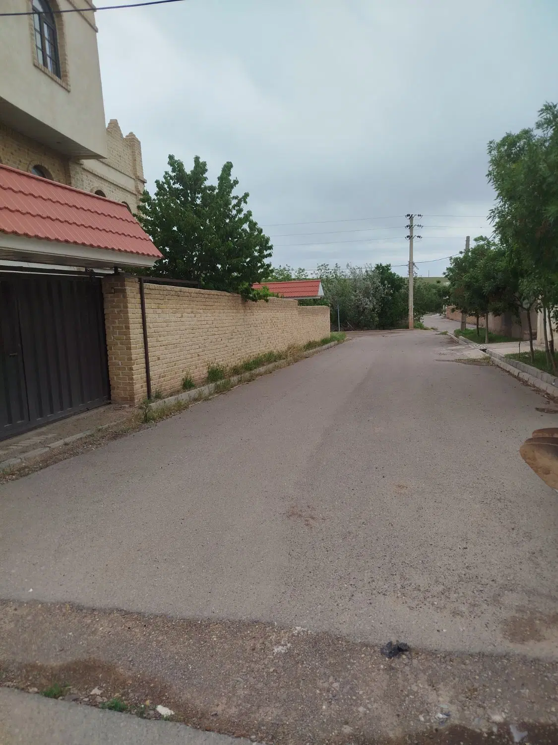 زمین چهار دیواری شده