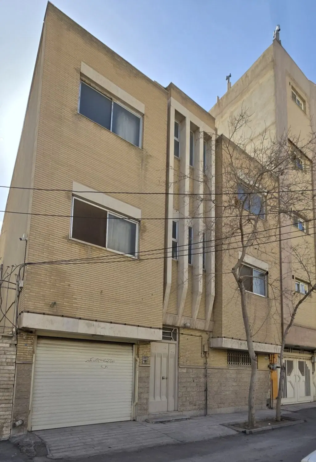 سه طبقه فروش یکجا