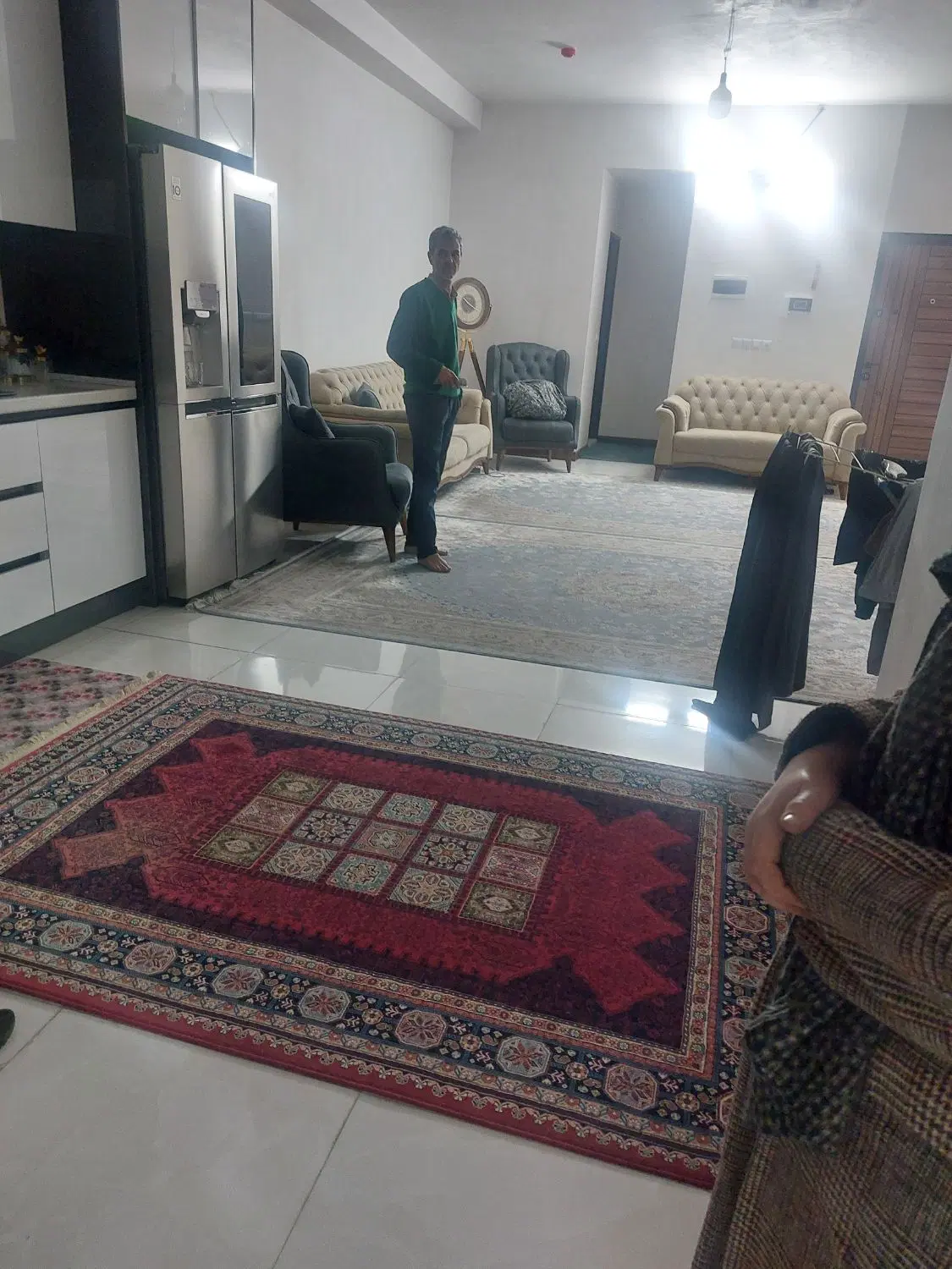 فروش واحد نوساز ۷۵ متری فول امکانات