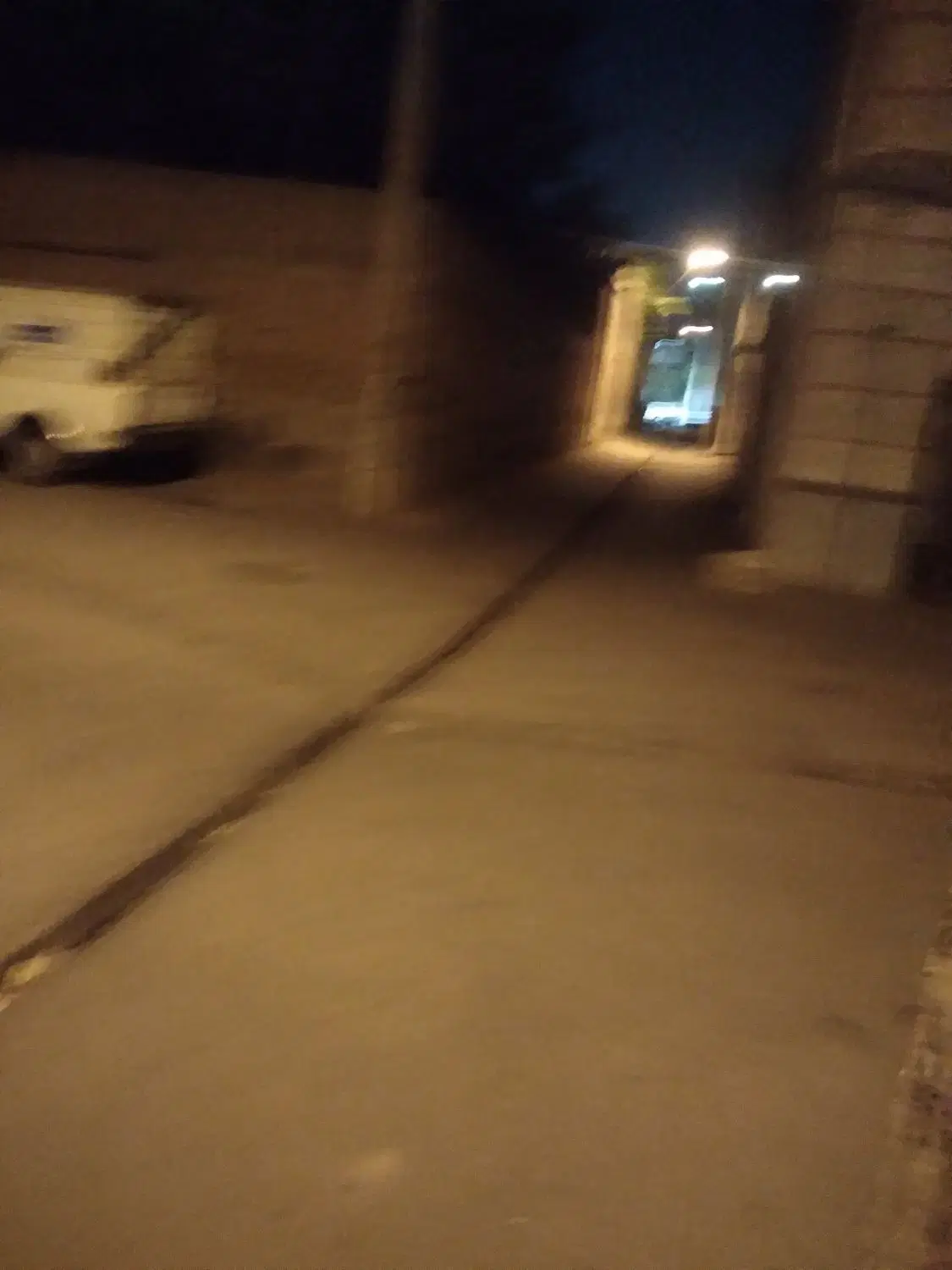 خونه درخیابان پاسداران کوچه قربان عامل
