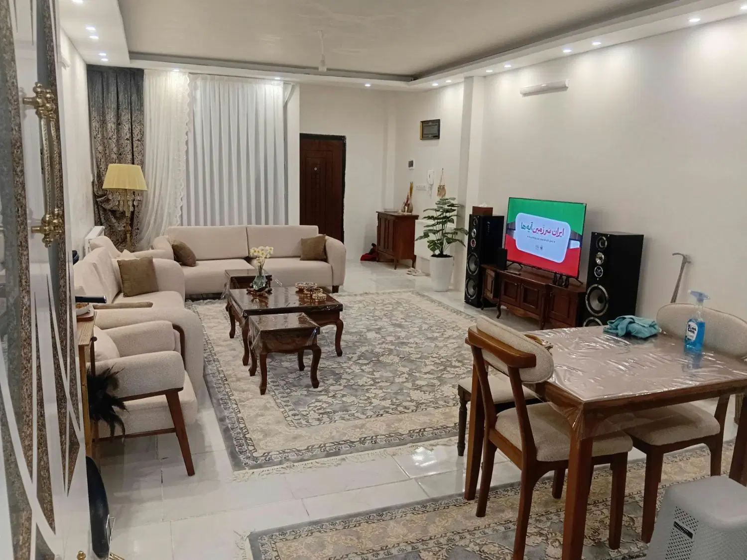فروش یک واحد آپارتمان نوساز طبقه دوم پیلوت