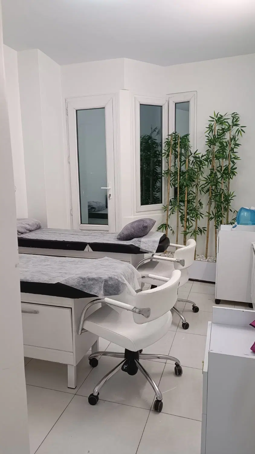 همکار مژه کار حرفه ای بصورت اجاره تخت