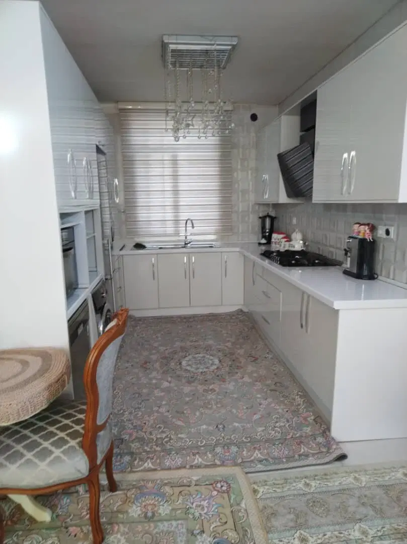 اجاره در خ صمدی کوچه منوچهر همت