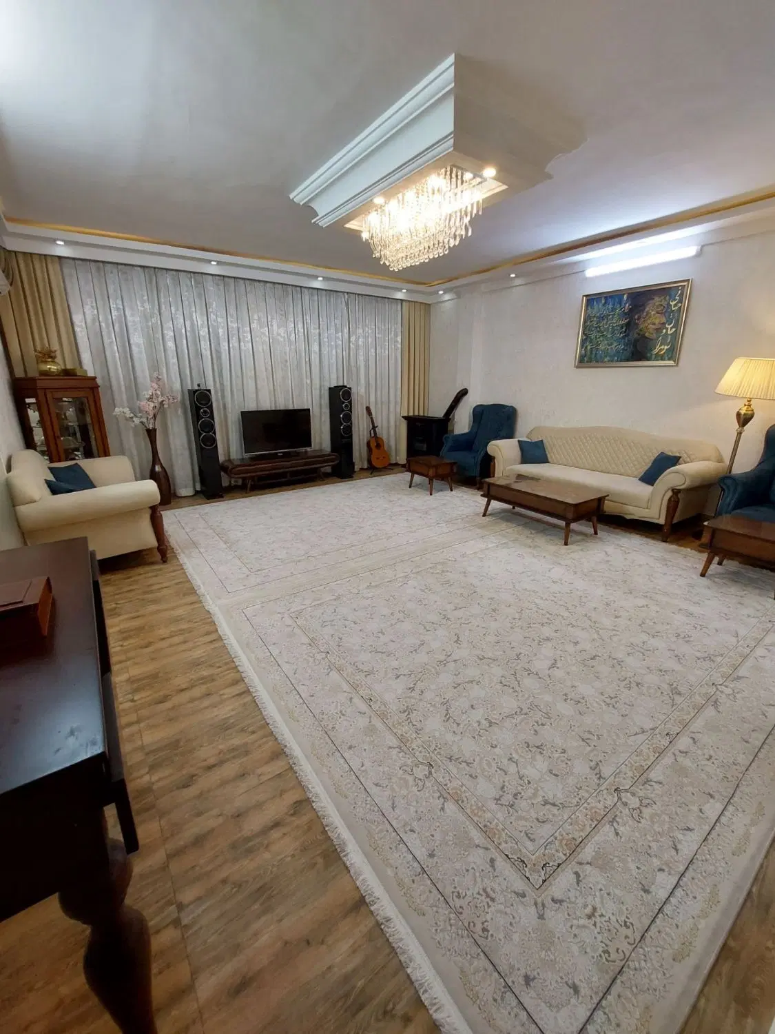 آپارتمان پارکینگ و آسانسور حاشیه 10متر(جنوبی)