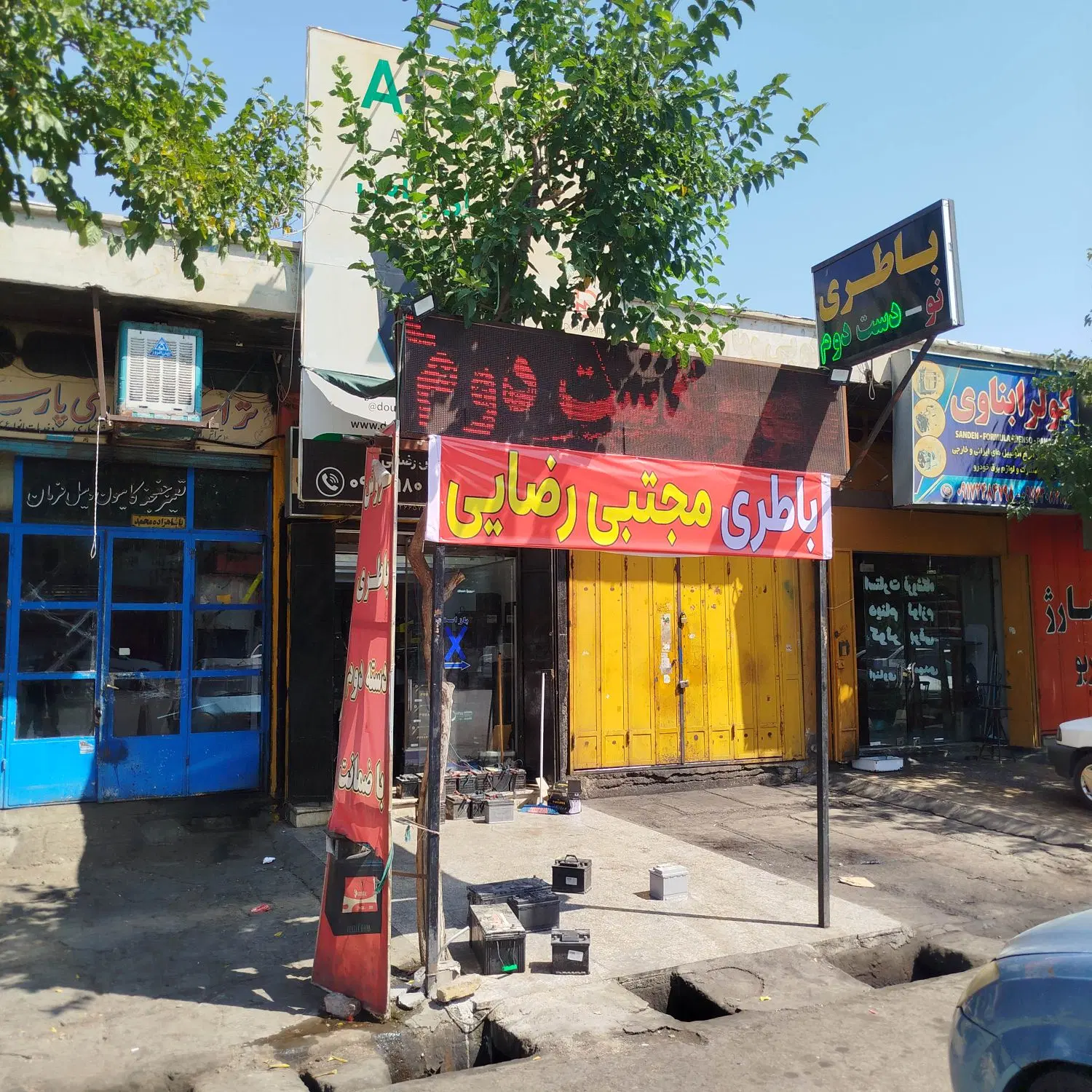 رهن و اجاره دو دهنه مغازه 70متر بر ابوذرغفاری عرض6