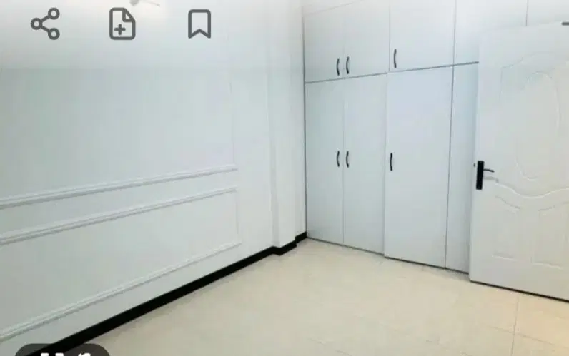 یک همخونه موجه خانم
