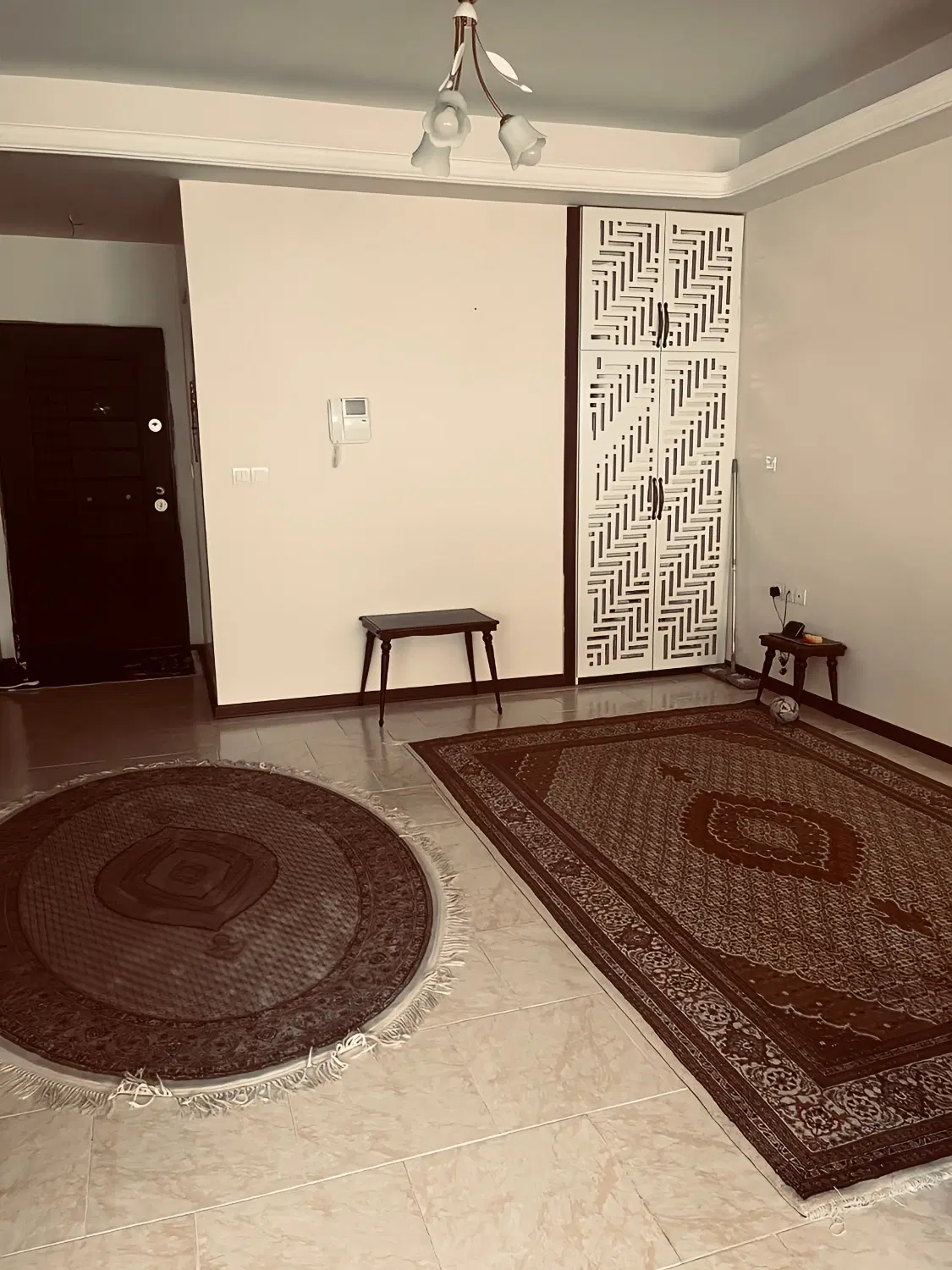 یک واحد آپارتمان در یاغچیان به اجاره داده میشود