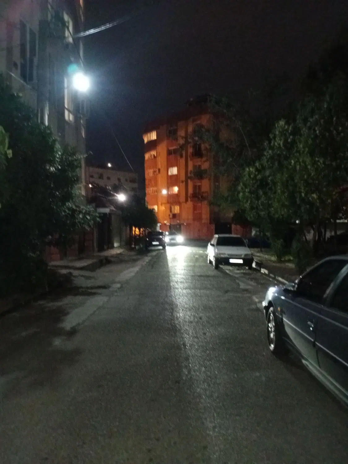 ویلا ۳۰۰متری شهرک دانشگاه