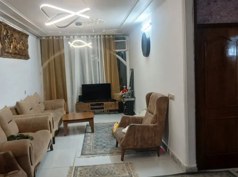 آپارتمان هشتاد متری