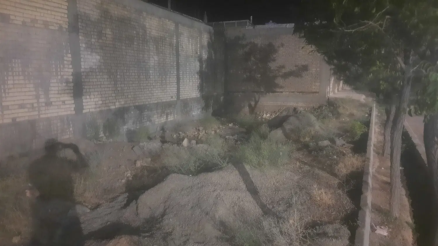 زمین فروشی