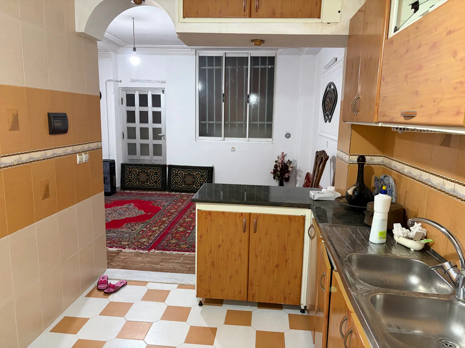 سوییت یه خوابه ساری
