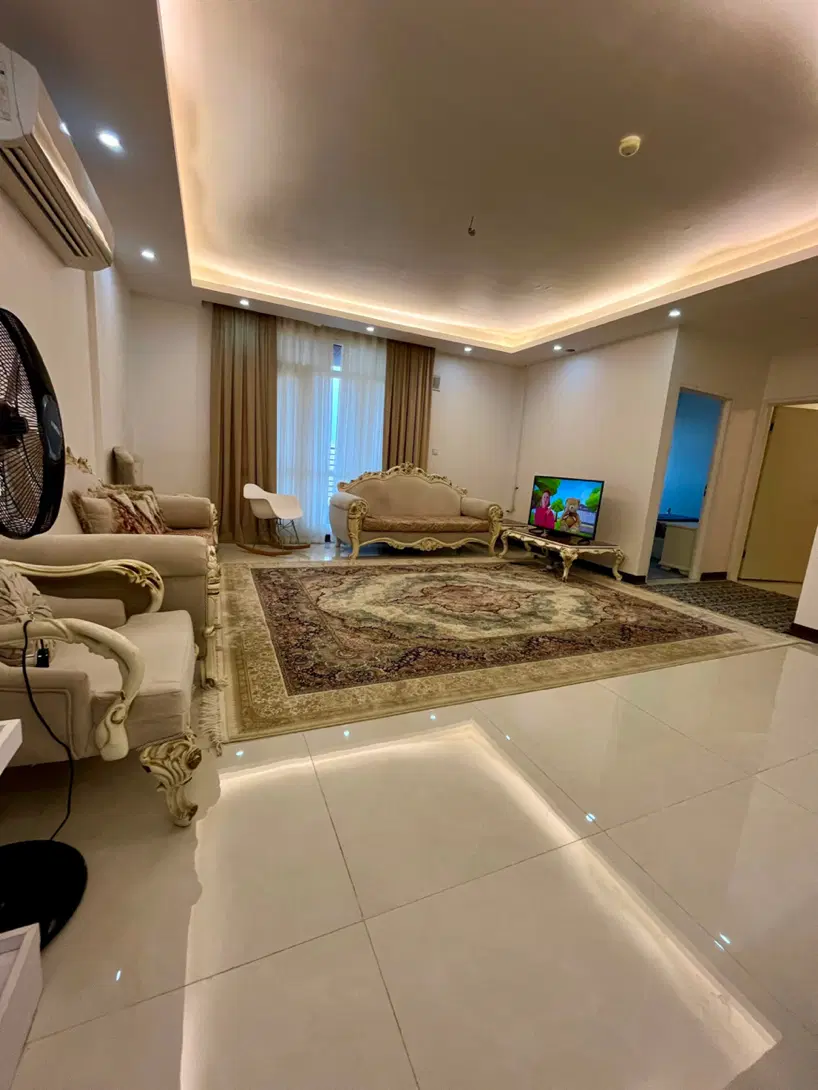 فروش ۱۰۰ متری _ واحد جلو _ ۱۴۰۳ _ تمیز
