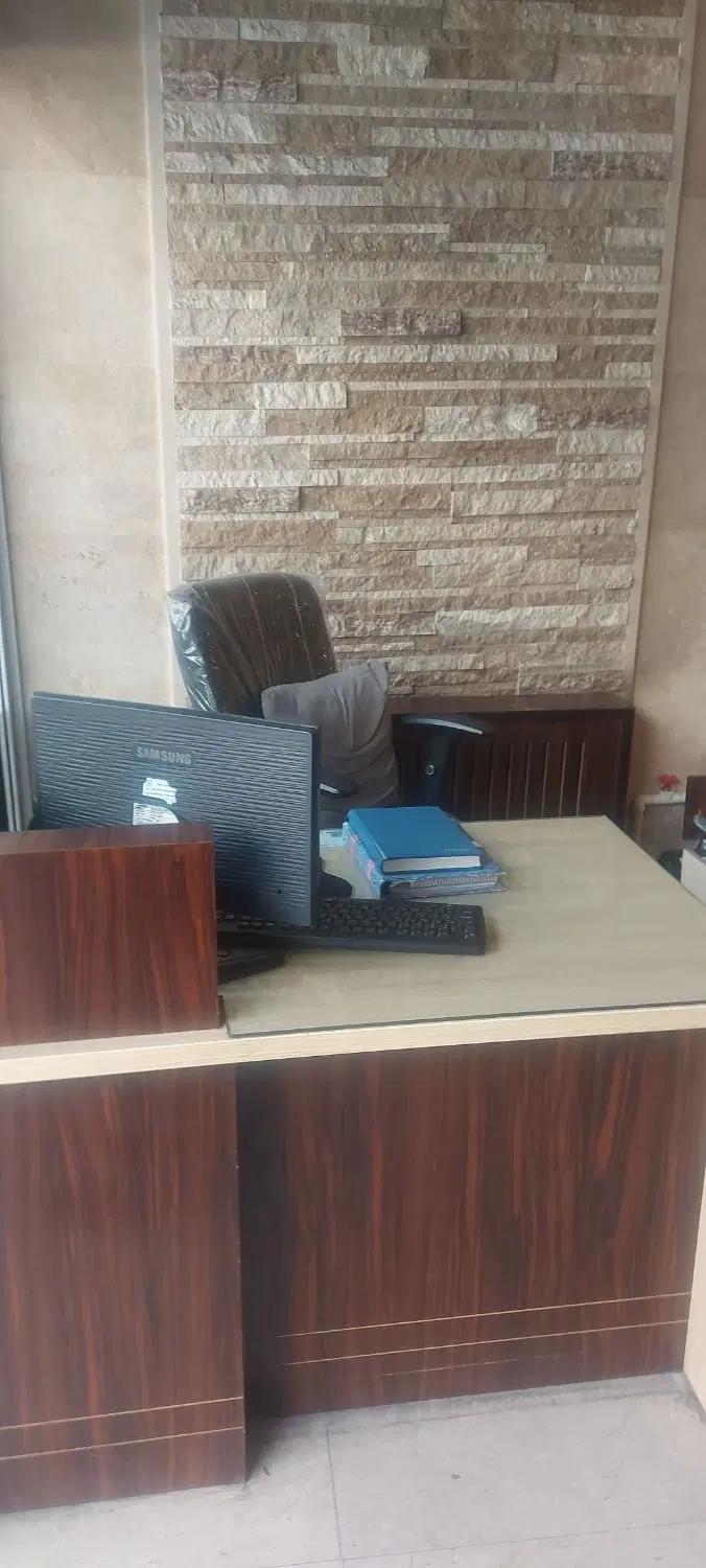 دفترکار۸۰مترفول طبقه اول بر آزادی تقاطع اسکندری