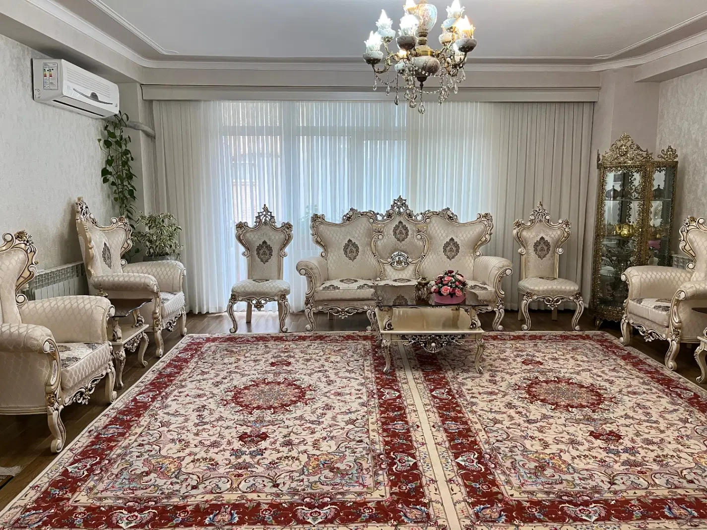 آپارتمان چهار راه مارالان