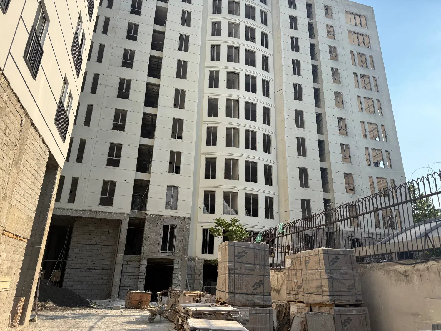 آپارتمان نازی آباد