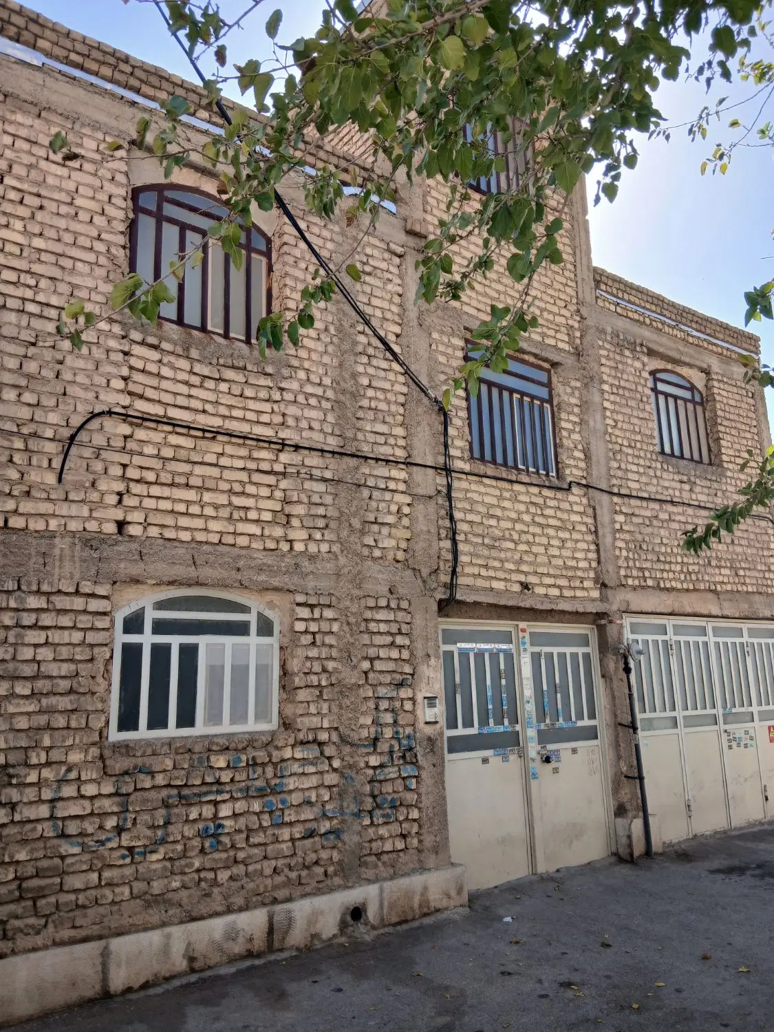 فروش فوری ساختمان ۳ طبقه
