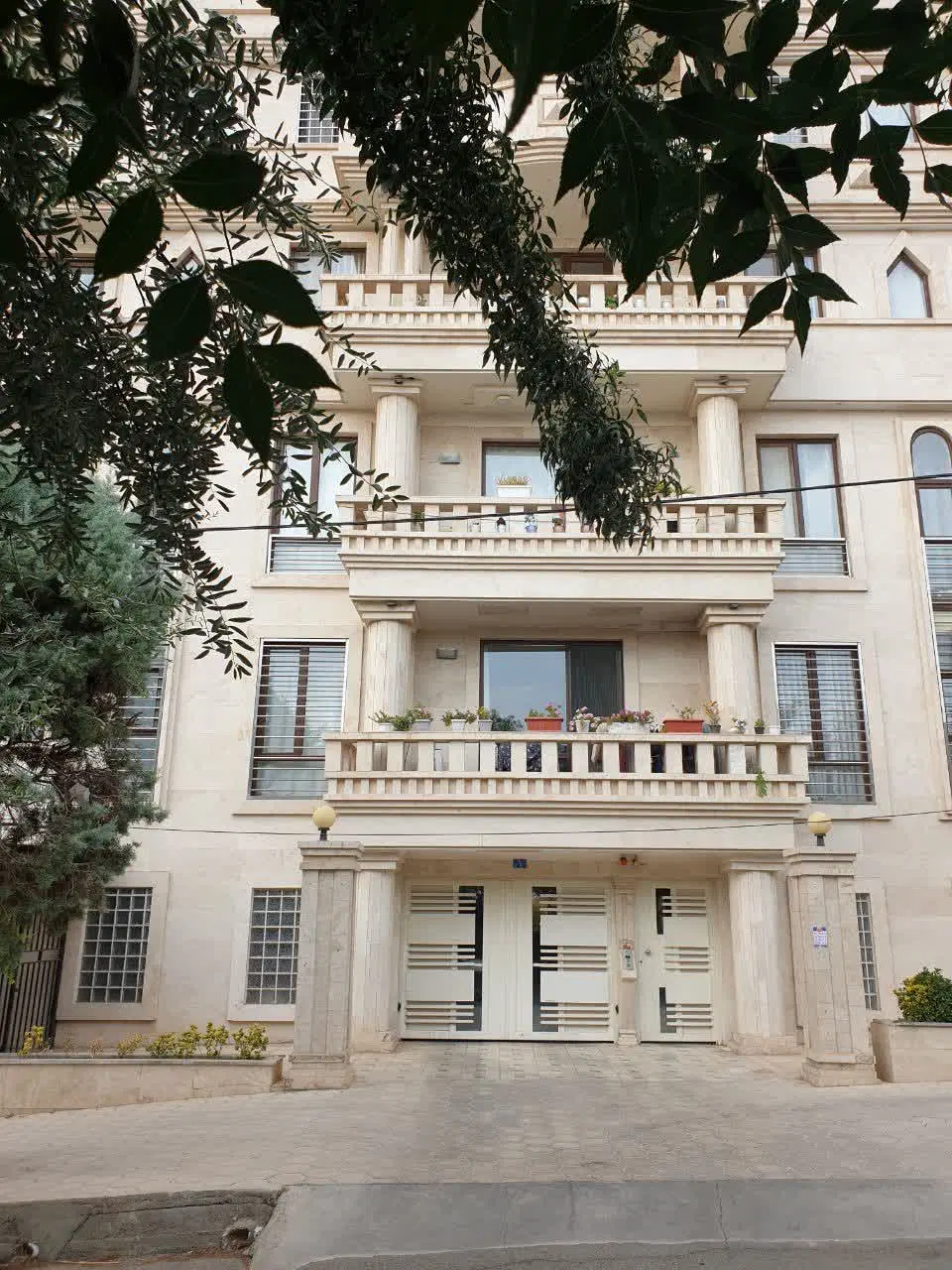 رهن واجاره آپارتمان زیبادرمهستان خیابان خاتم