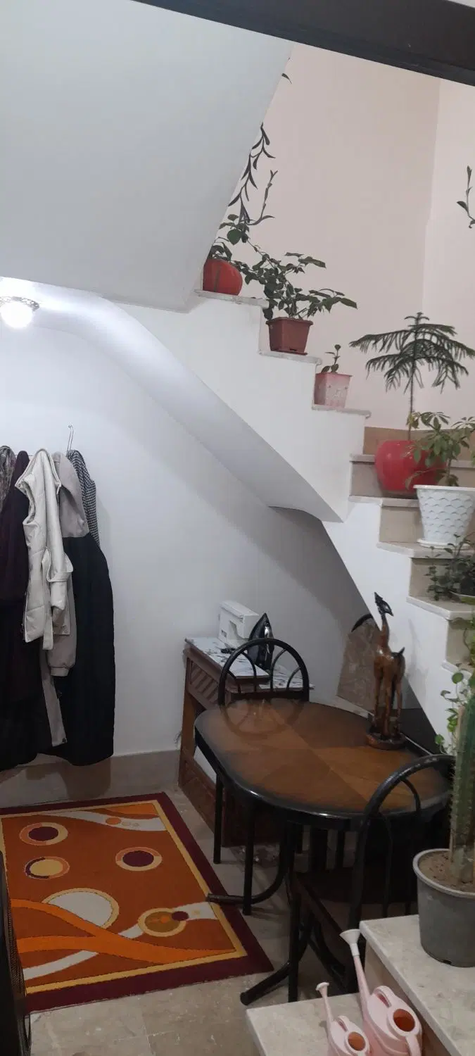 رهن و اجاره حیاط ۷۵ متری دربست در قراملک