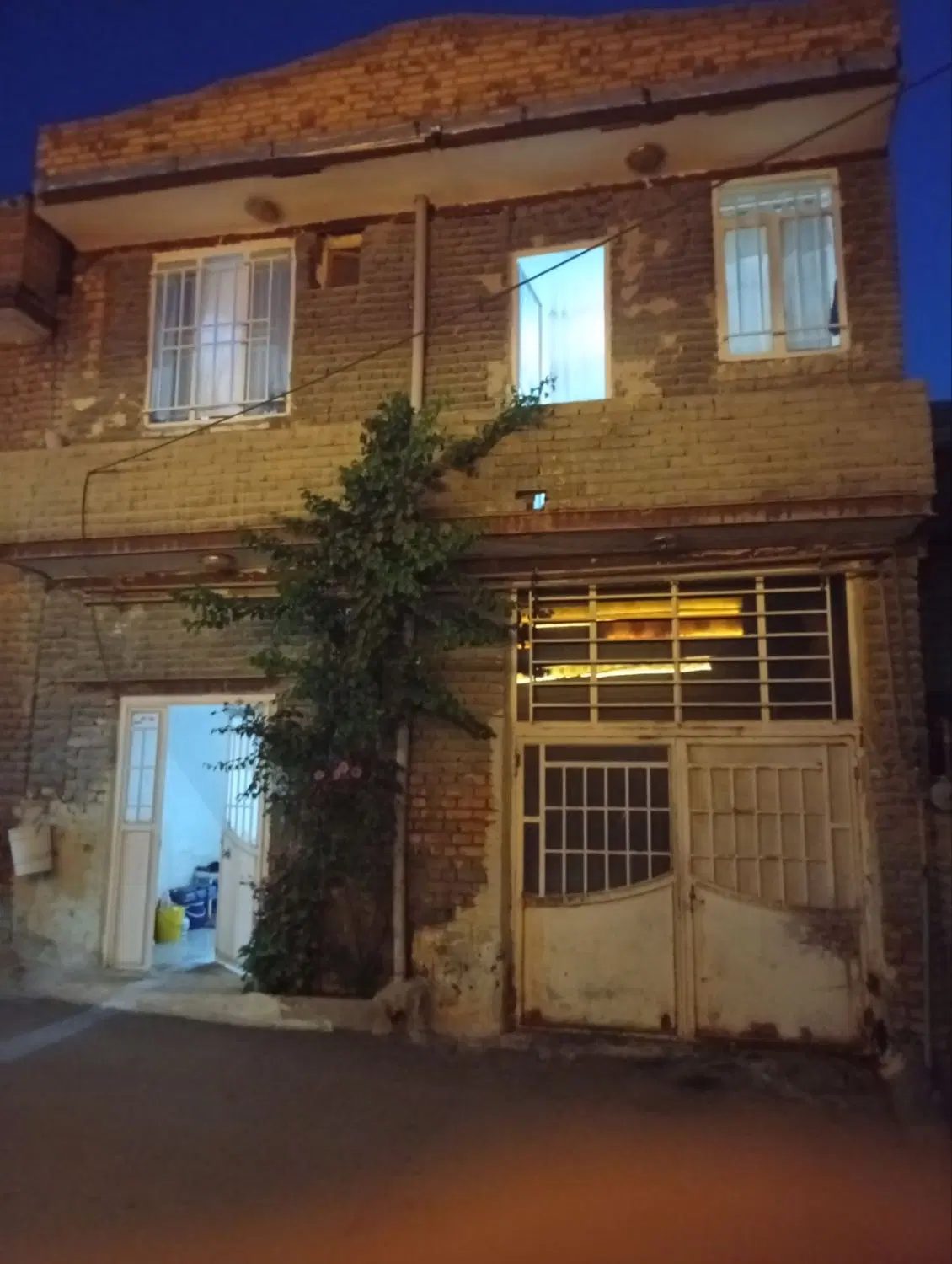 منزل مسکونی دو سرویس