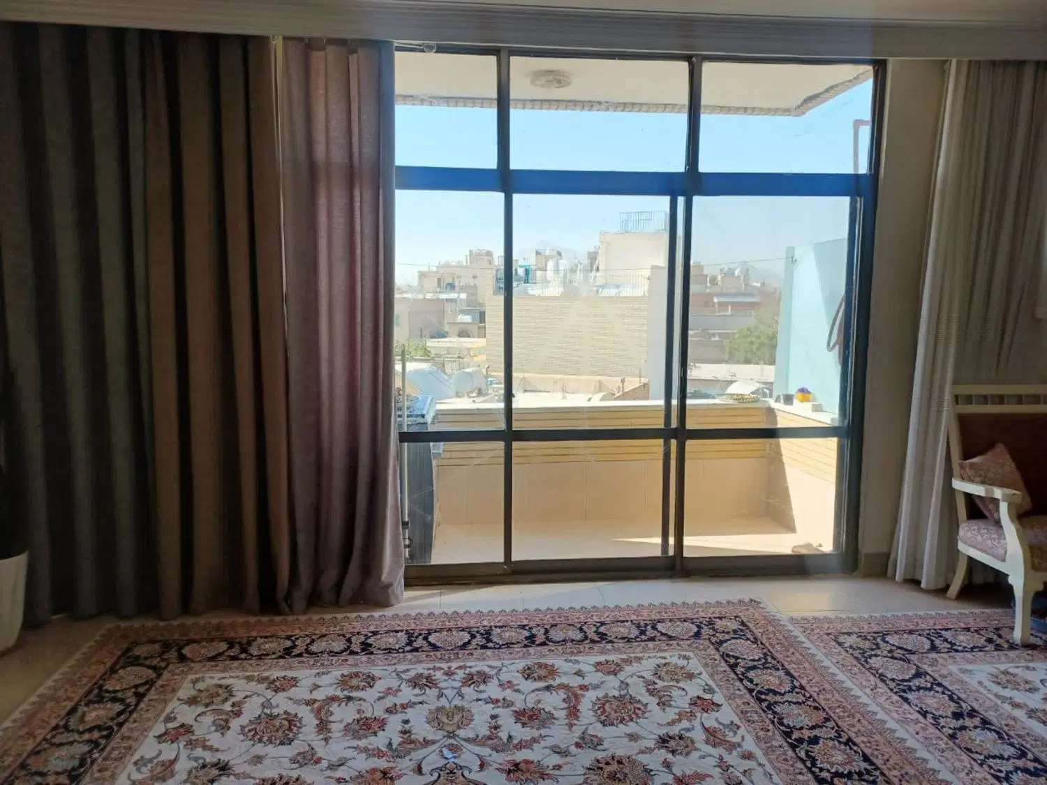 آپارتمان ۸۴ متر،۲خواب،طبقه ۳