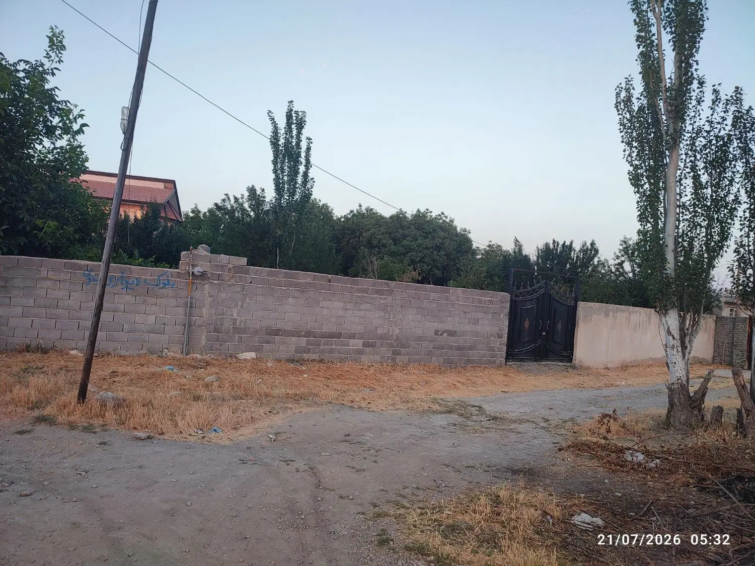 یک قطعه زمین ویلای نقلی و مناسب  متراژ 703متر