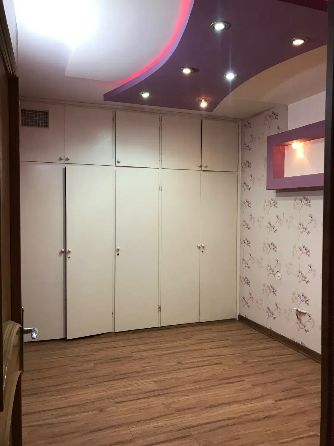 آپارتمان ۲ خوابه خیابان نیکبخت