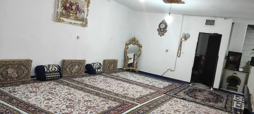 دو طبقه با مغازه بر خیابان دهپهن