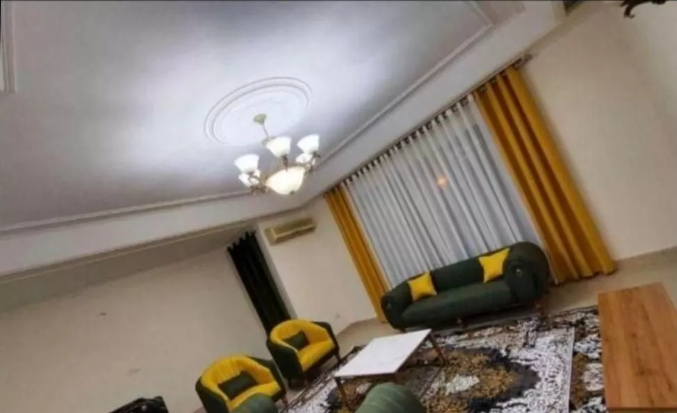 آپارتمان شیک سراج 20متری خمینی پاسخگو24ساعته شبانه