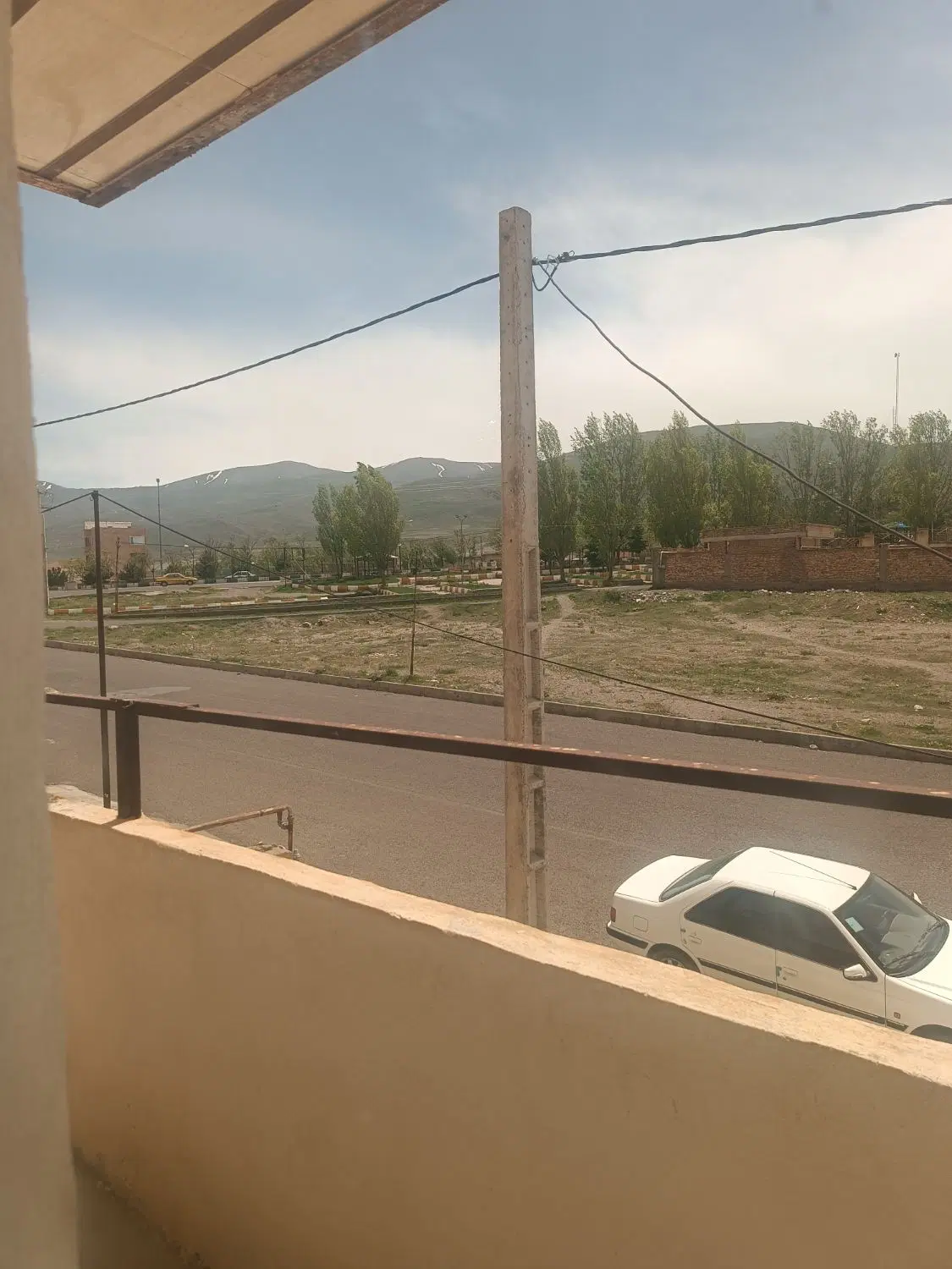 مسکن مهر طبقه اول رو به پارک مهر