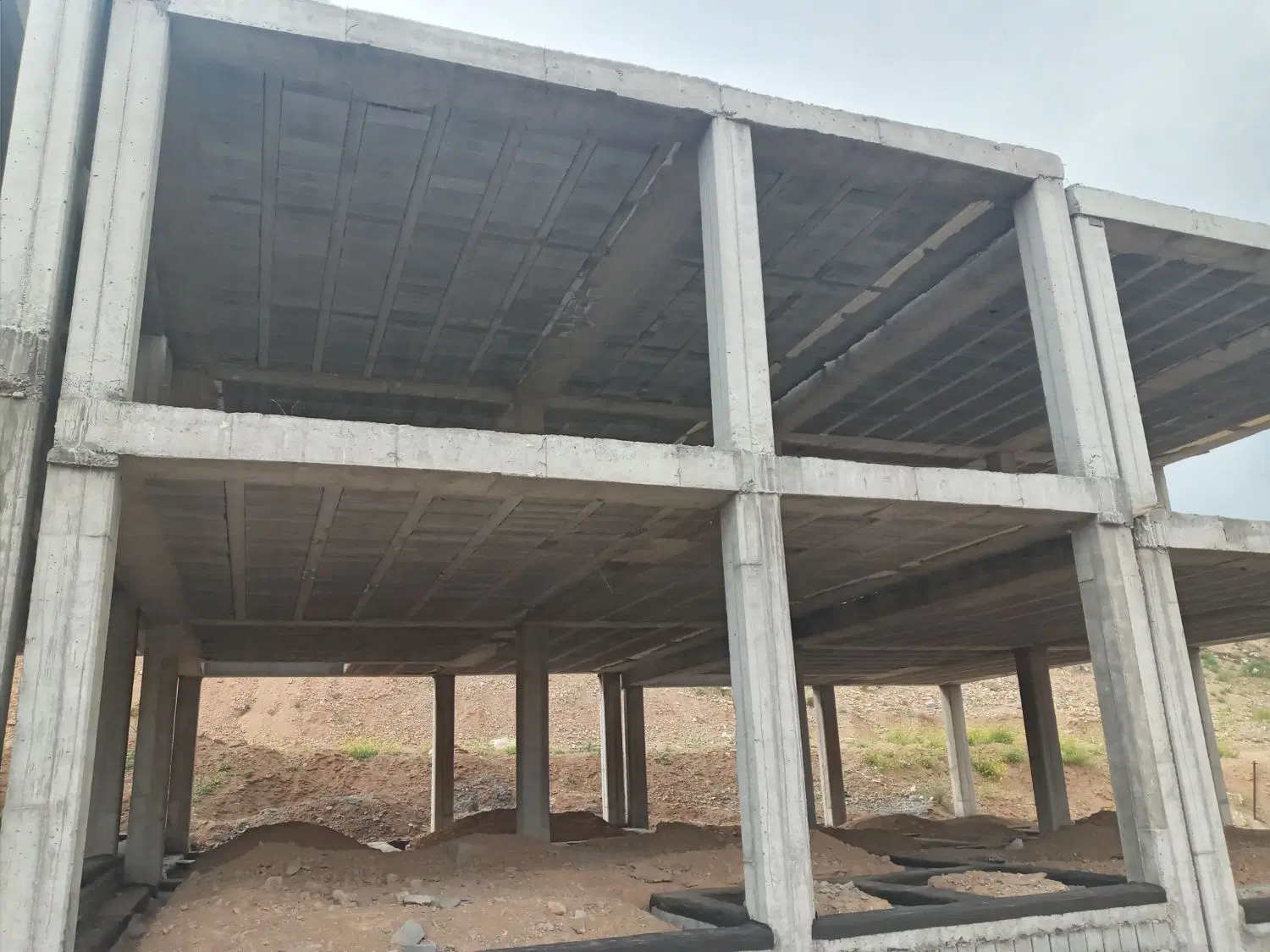 منزل مسکونی  سقف و ستون شهر زاینده رود