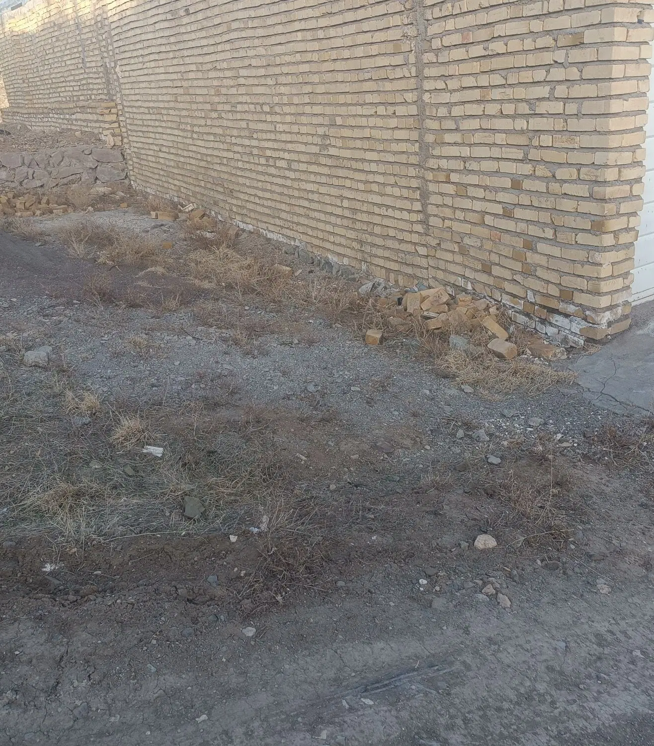 زمین دواسب