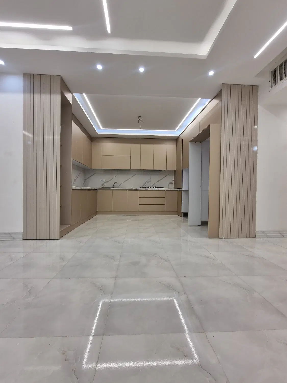 منزل ویلایی لوکس ۳۵۰ متر زیر بنا