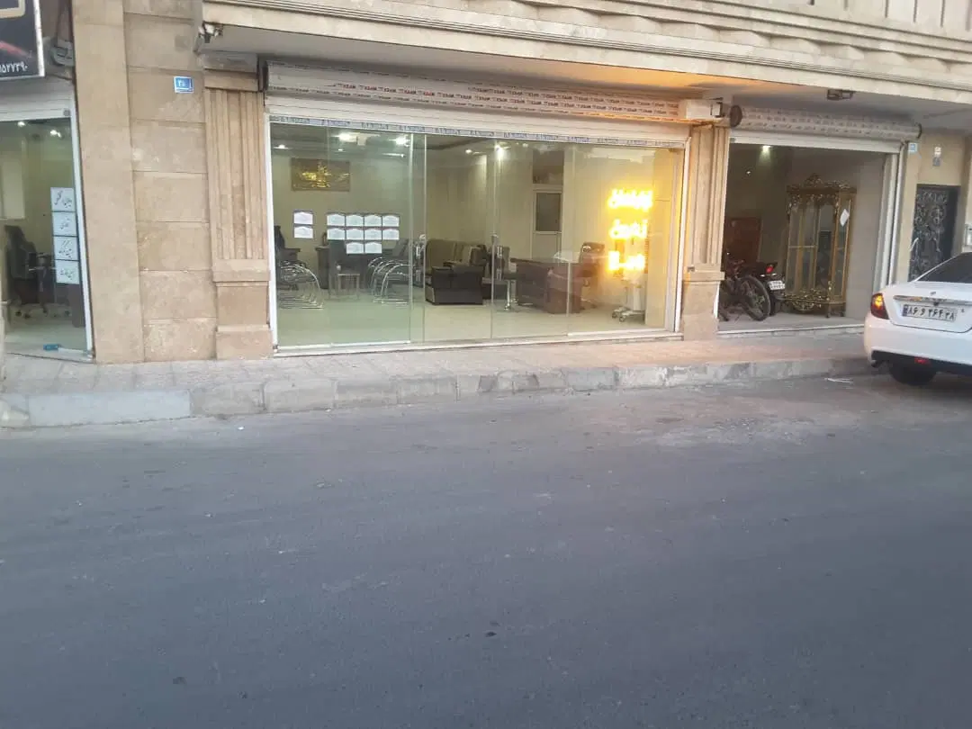 مغازه دوبر ۹۲ متری