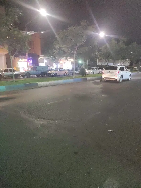 مغازه با زیر زمین تجاری