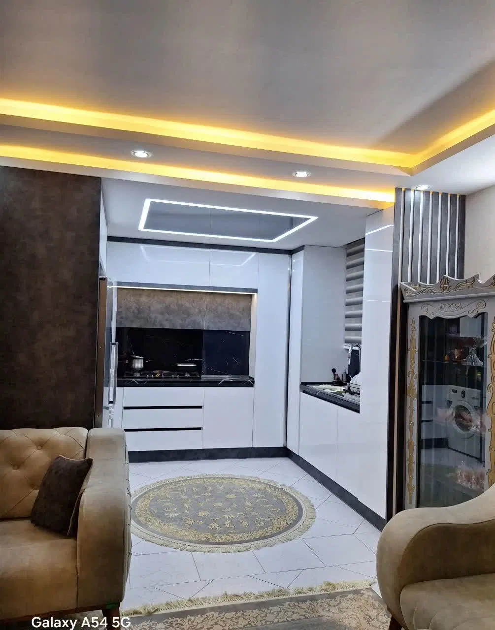 اپارتمان ۲خوابه ۸۰ متری وسط خ مطهری ملک شهر