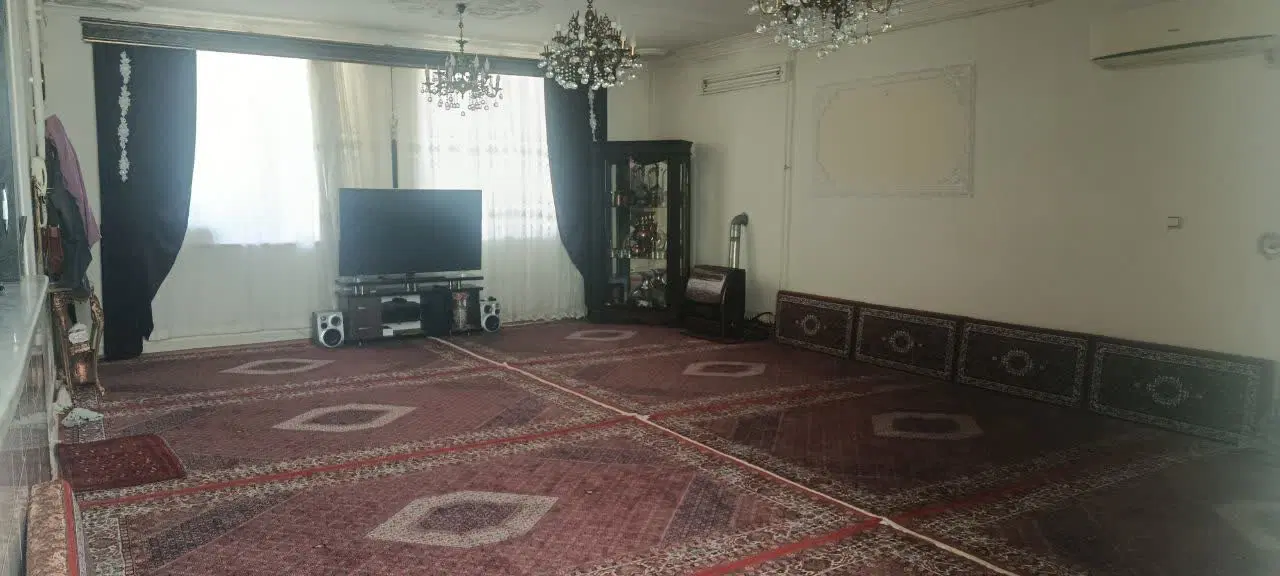 فروش فوری ساختمان دو طبقه در فاز یک گلشهر