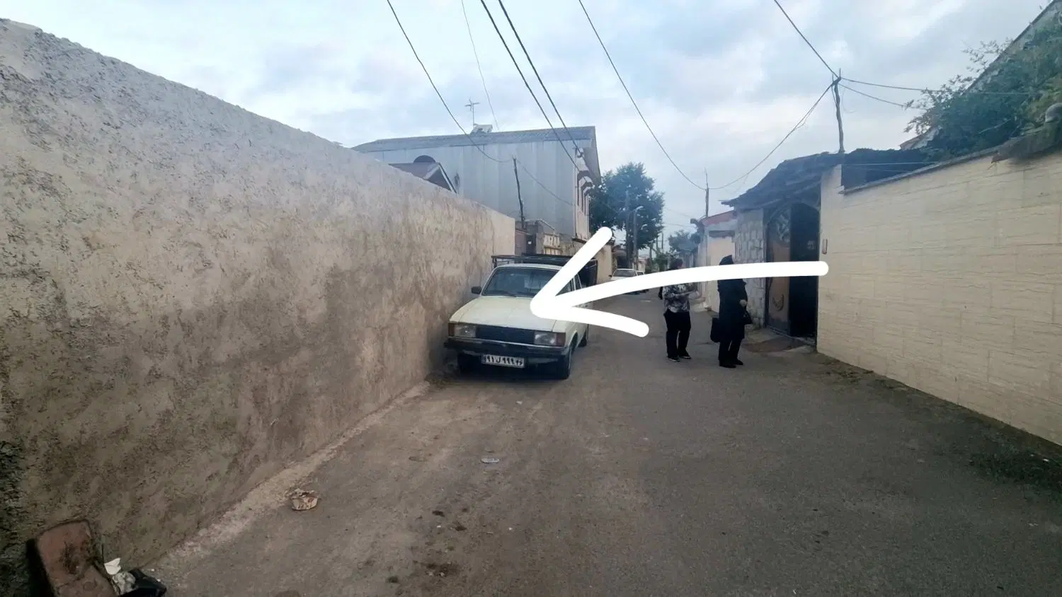 خانه متروکه در خیابان جانبازان محدوده آج بیشه