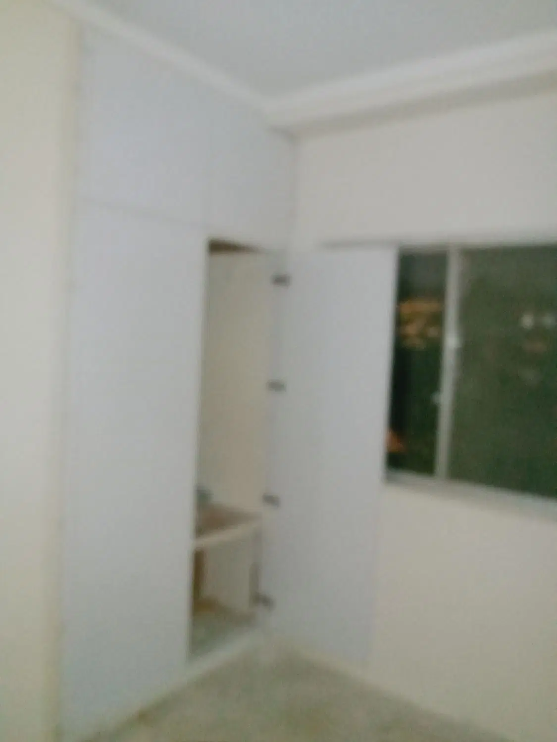 93متر_طبقه4_رو به نما_ساخت 1386_فروش