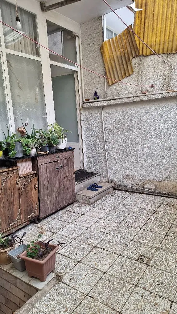۵۳متر حیاط دار سال ساخت قبل از۷۰به همراه زیرزمین