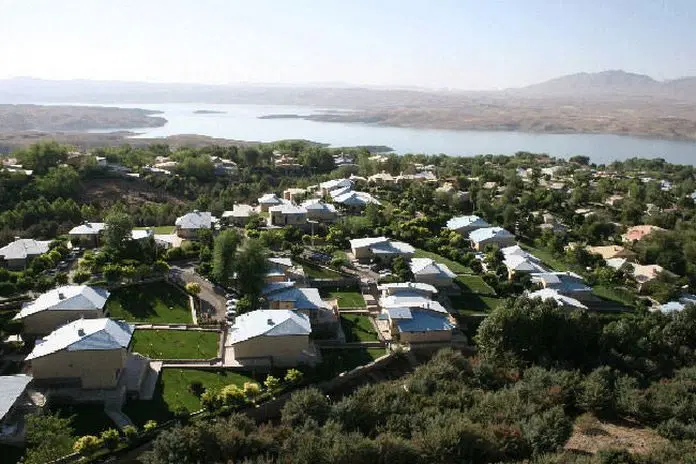 زمین ۲۳۰ متری چادگان