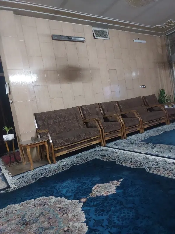 منزل مسکونی حیاط دار رو به افتاب
