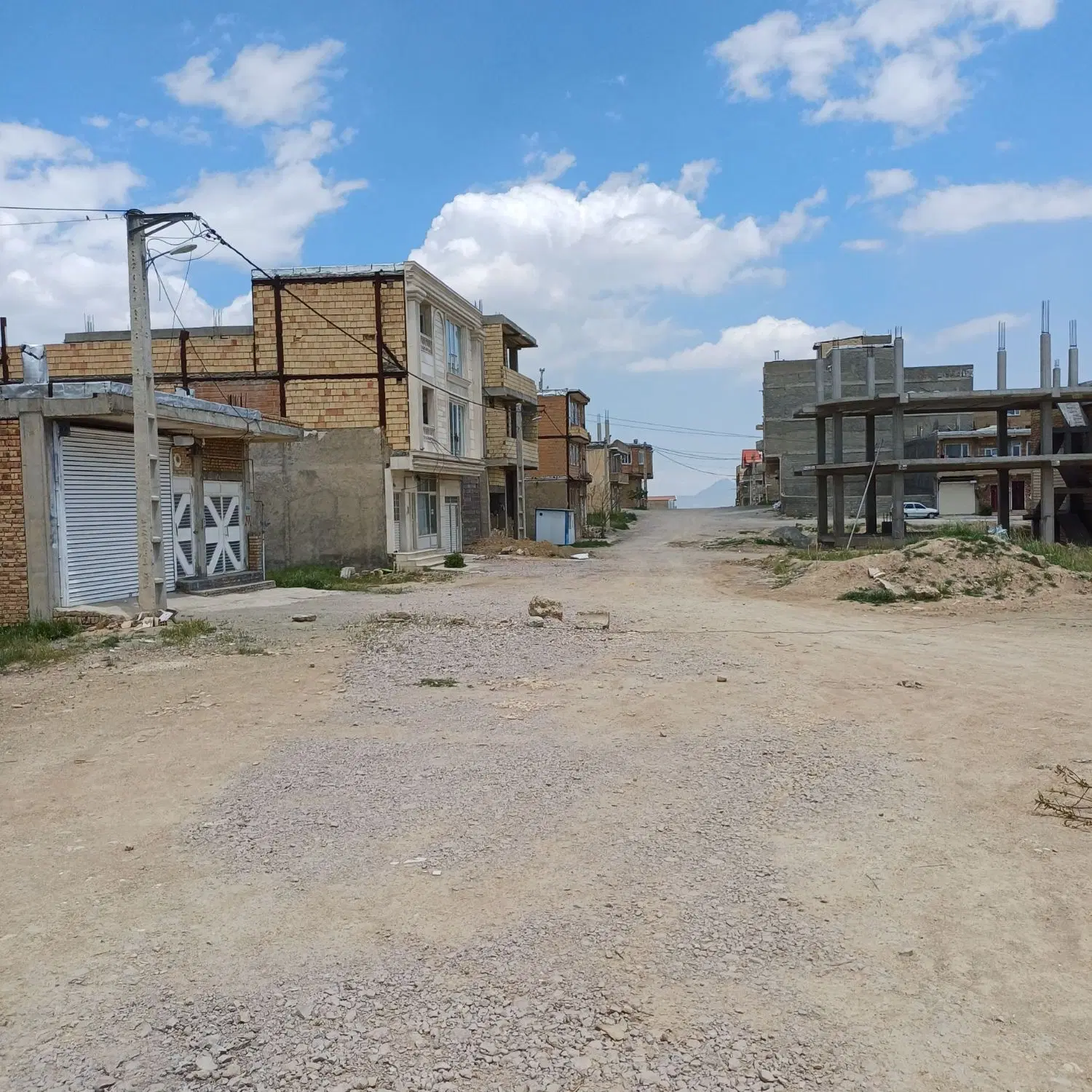 زمین مسکونی شهرک ولیعصر  بر خیابان ملک زاده