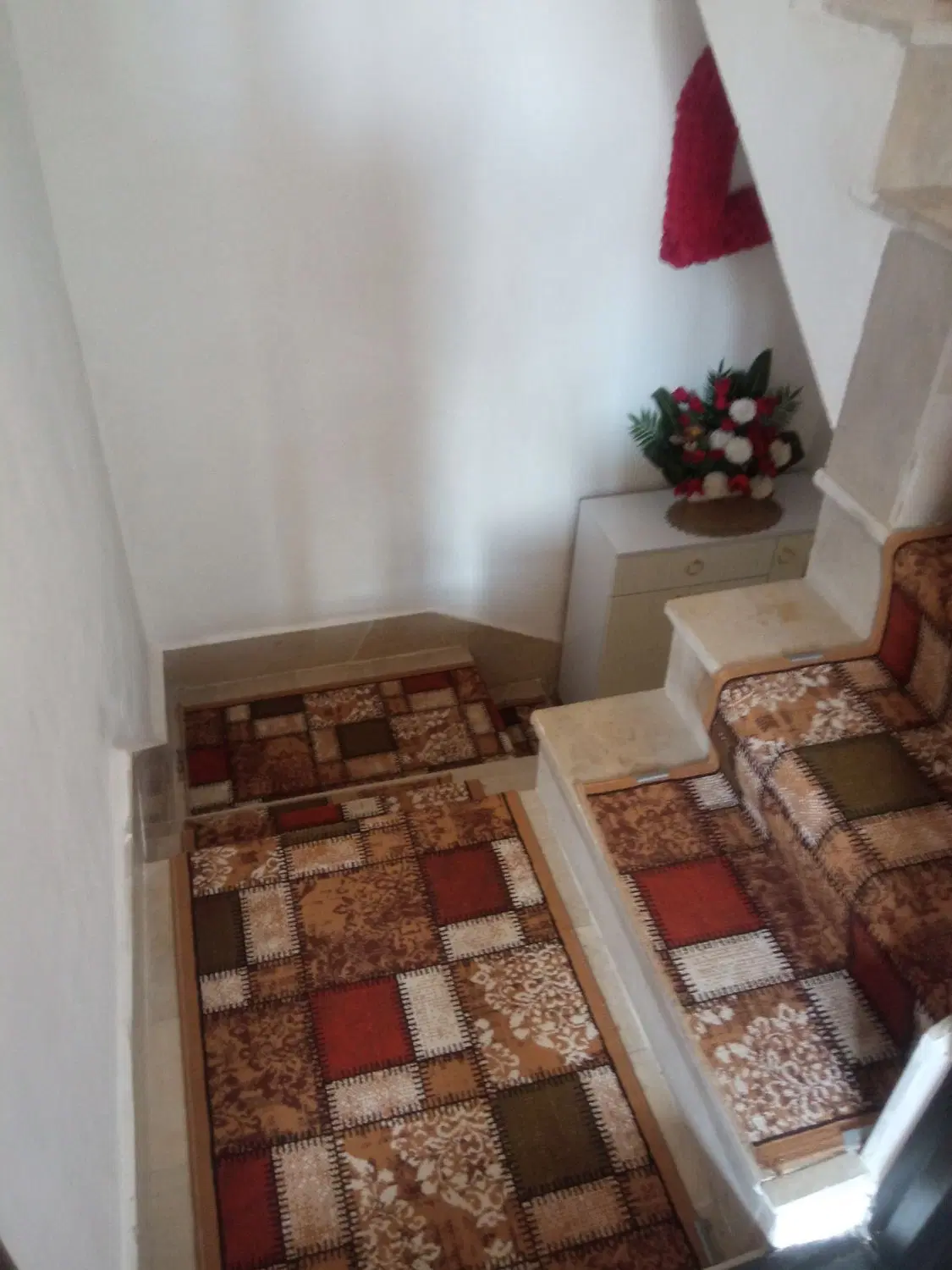 خانه دوطبقه و نیم ماشین رو نوساز