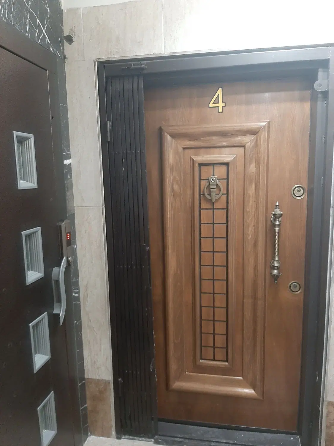 اپارتمان ۱۴۱ متری ۳ خوابه