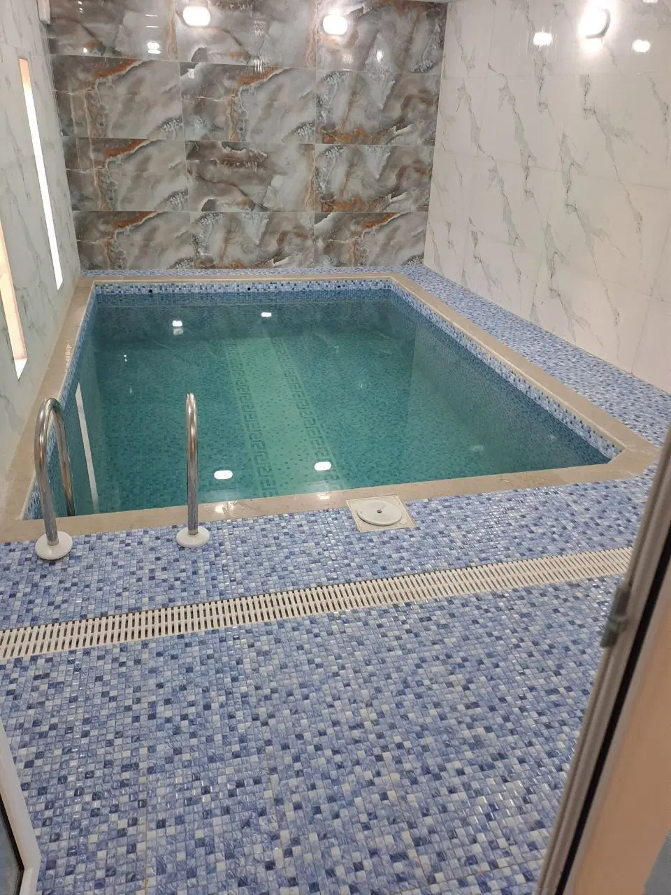 ویلا دو خواب استخردار