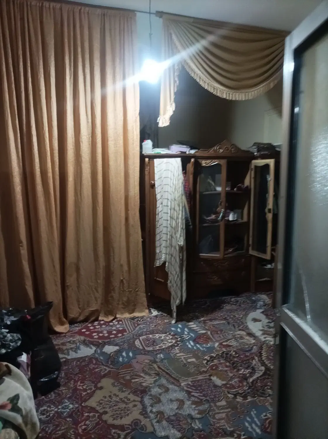 فروشی دو واحد منزل مسکونی