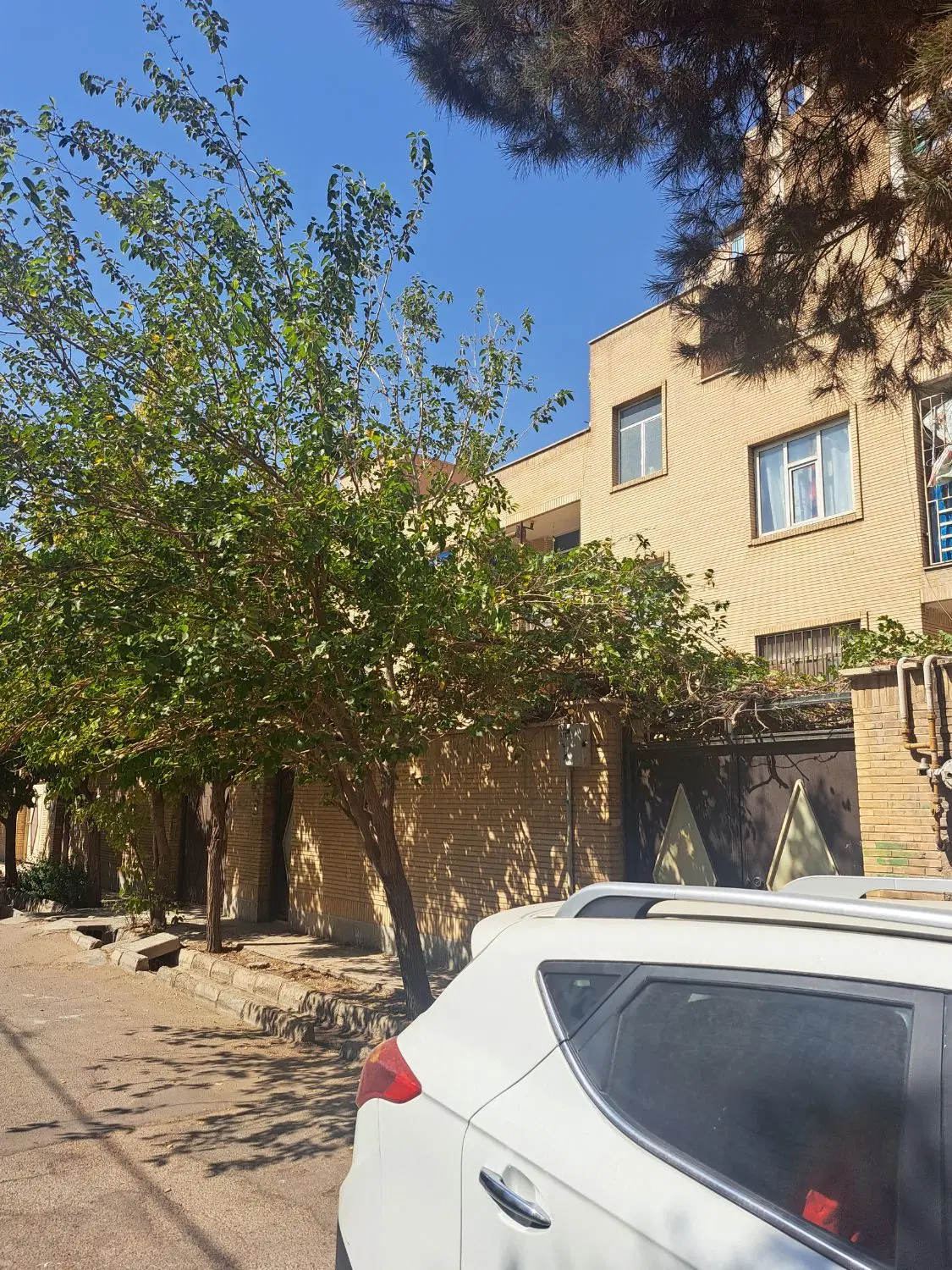 ویلایی دو طبقه در کیانمهر سند تکبرگ. بهارستان سوم