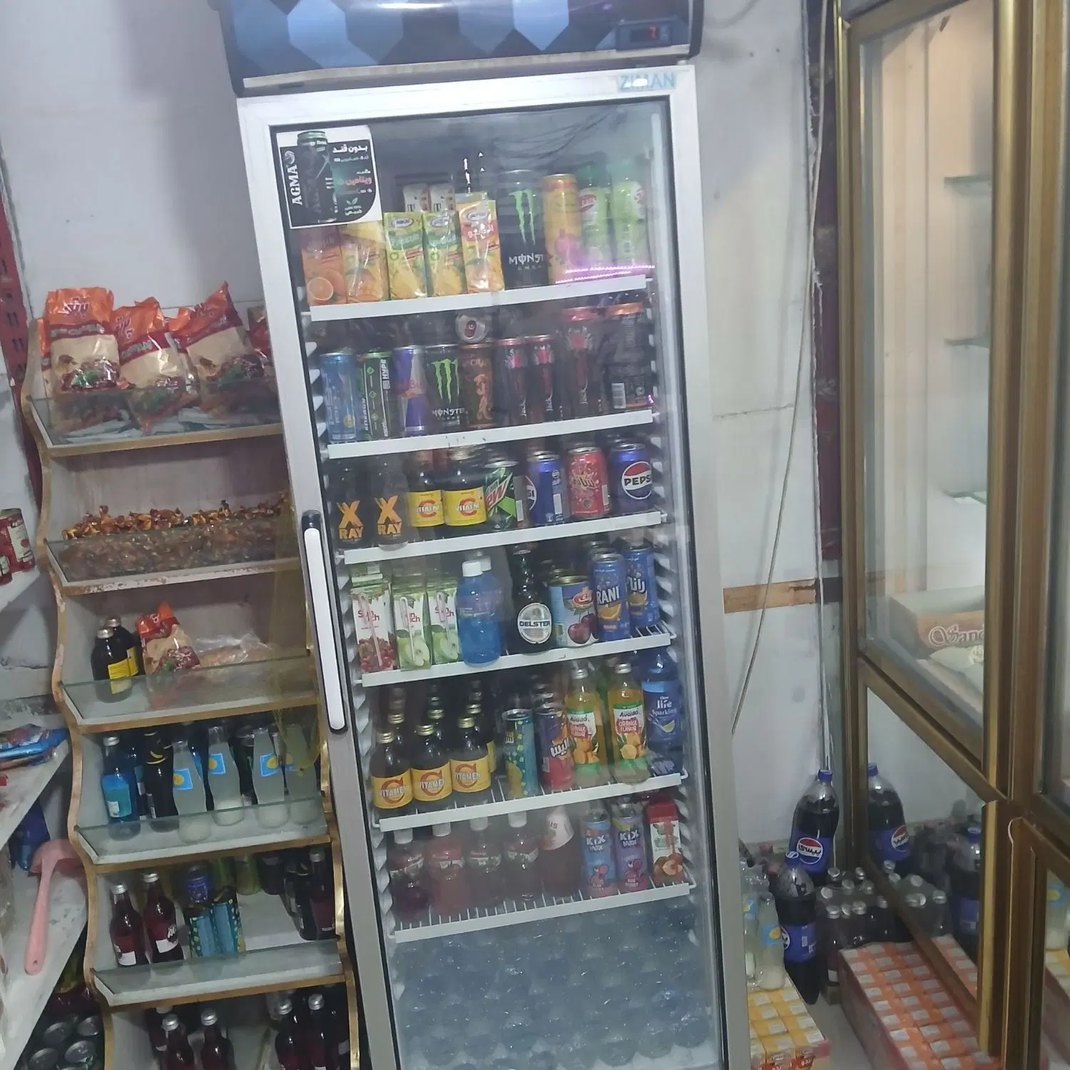 باسلام.فروش دکه با کلیه وسایل و امتیازباسابقه۱۲سال