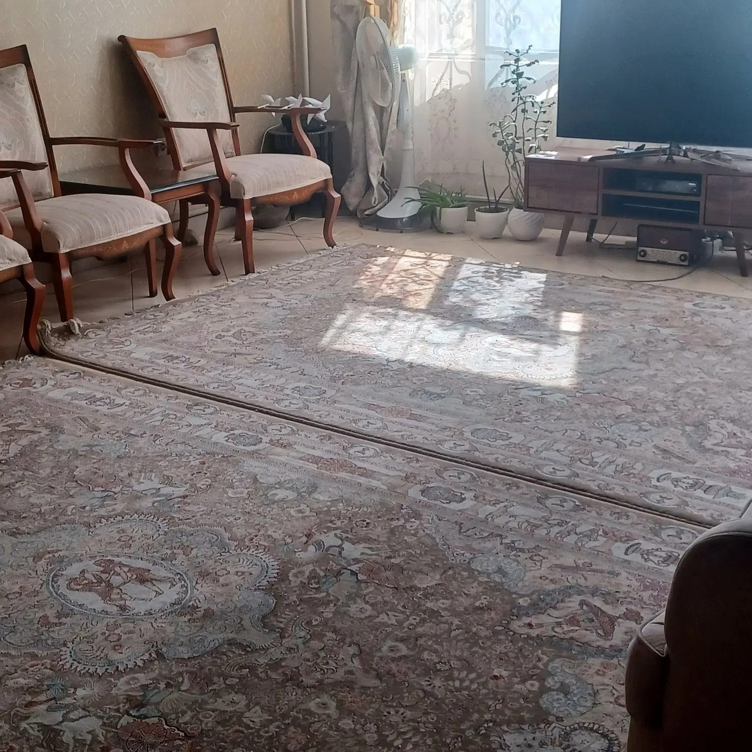 آپارتمان ۹۵ متری تمیز