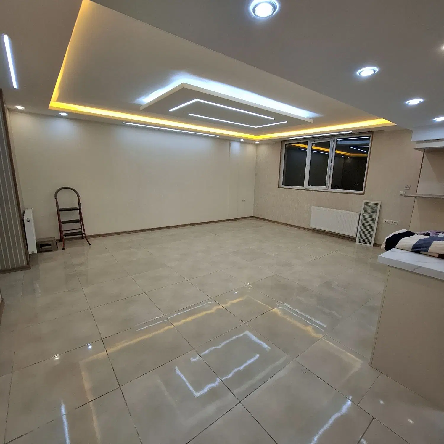 رهن اپارتمان دوخواب ۱۲۰ متری اصلی  سفیرشمالی